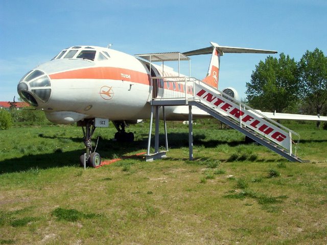 TU-134 MERSEBURG.JPG