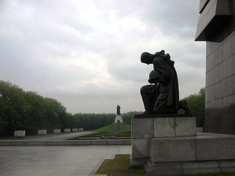 1024px-Soviet_War_Memorial_Park.