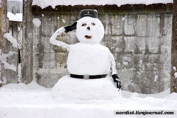 снеговиг-солдат. февраль 2009.jp