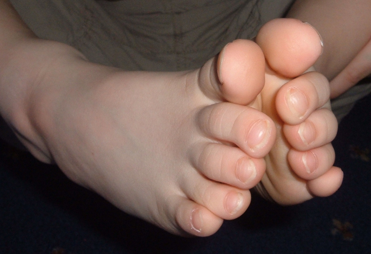 child_feet_stock1_by_demoncherry