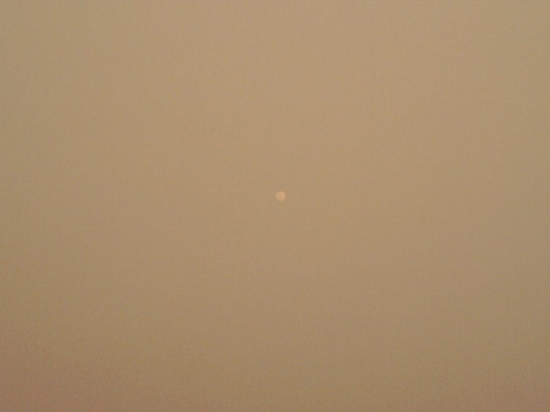 Слолнце в дыму_2010.jpg