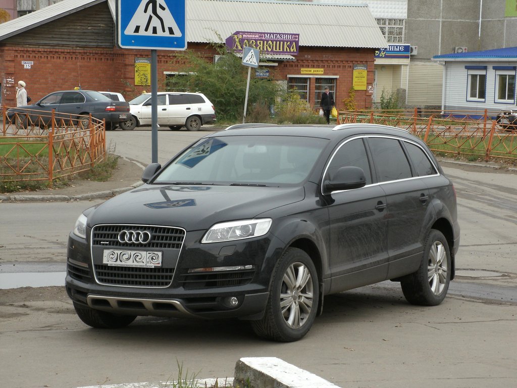 Audi Q7_006.jpg