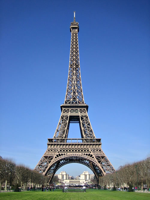 Eiffel_Tower_12.jpg