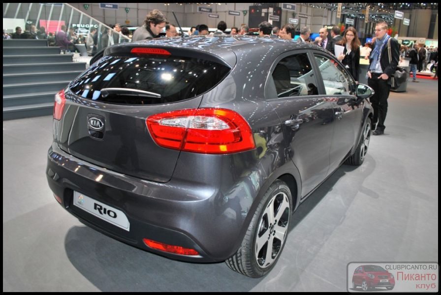 2012-Kia-Rio-rear-side-1024x685_