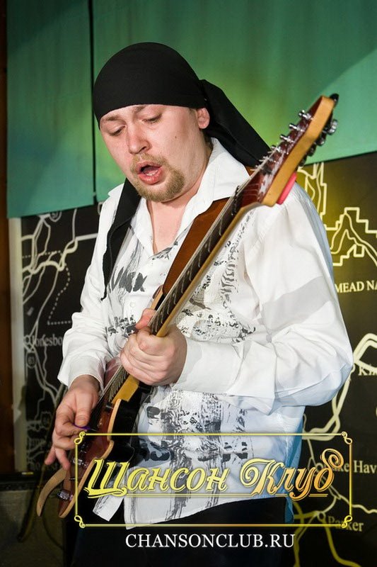 Дмитрий Чернышев - гитара группы
