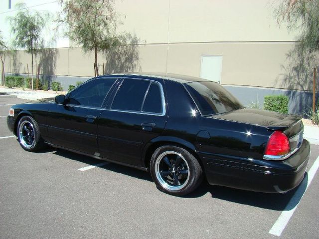 used-1999-ford-crown_victoria-co