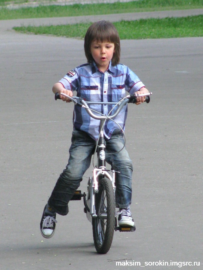 Very cute cyclist_001.jpg