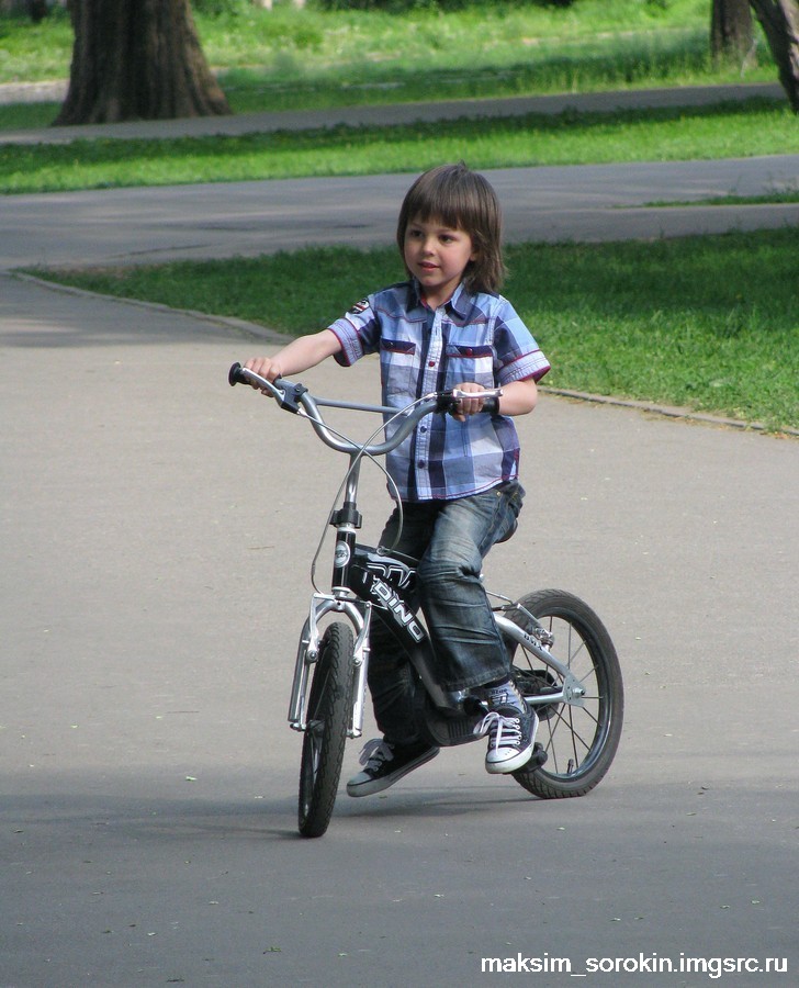 Very cute cyclist_002.jpg
